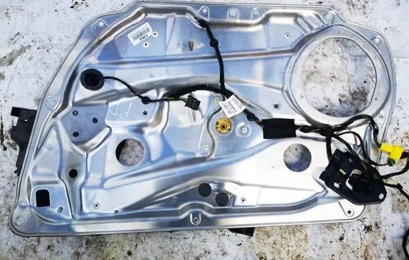Mercedes-Benz C AMG W204 Sliding door window regulator with motor 963758102