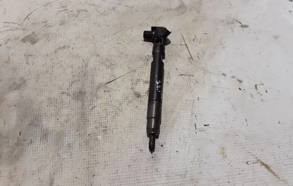 Mercedes-Benz Sprinter W907 W910 Fuel injector A6510703087