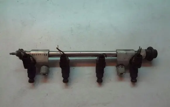Hyundai i20 (PB PBT) Fuel main line pipe