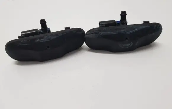 Volkswagen PASSAT B6 Windshield washer spray nozzle 5M0955986C