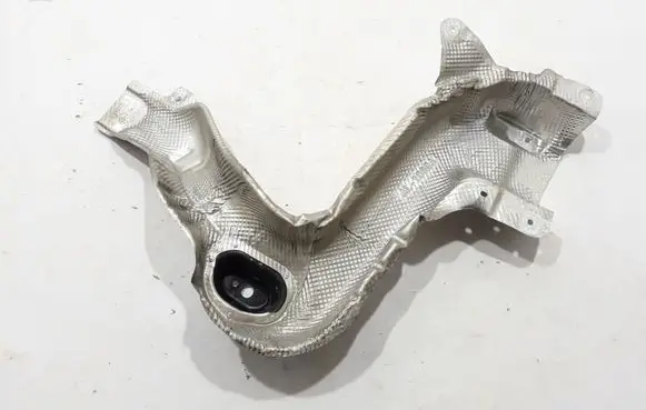 Renault Captur II Exhaust heat shield 747612417R