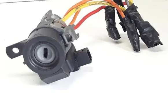 Peugeot 406 Ignition lock 962871948A 73641902