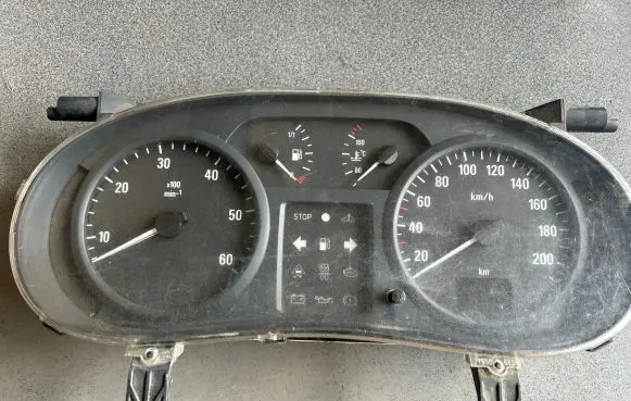 Renault Trafic II (X83) Speedometer (instrument cluster) P8200006339 21660166 NS23730713
