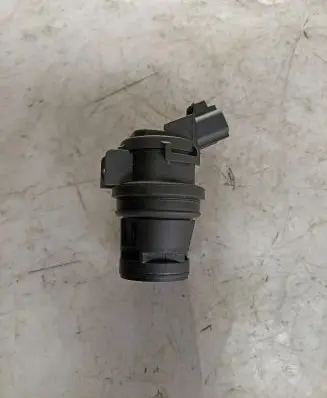 Toyota Land Cruiser (J120) Windscreen/windshield washer pump