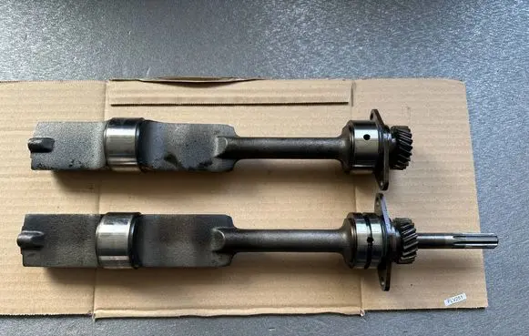 Nissan Patrol Y61 Balance shaft 124002W202 124002W207