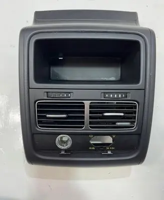 Volkswagen Touareg II Other center console (tunnel) element 7P6864299 |00000000000