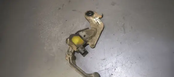 Audi A6 S6 C6 4F Rear air suspension level height sensor 