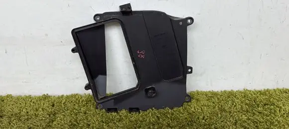 Mercedes-Benz A W177 AMG Air filter box cover A1390901300 1390901300