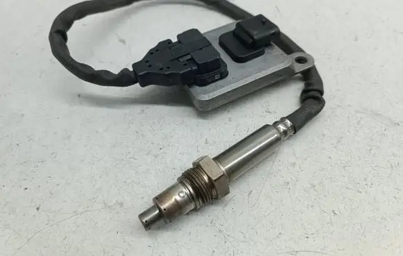 Mercedes-Benz Sprinter W906 Lambda probe sensor A0009053403 0009053403 5WK96681D
