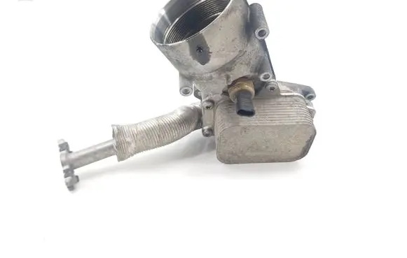 Oil filter mounting bracket