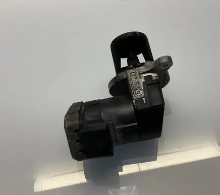Mercedes-Benz CLS C219 EGR valve 00005320C23 109315 AC2050172899