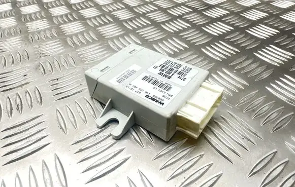 BMW 5 F10 F11 Air suspension control unit module (rear) 4461500610 6860386 004002000