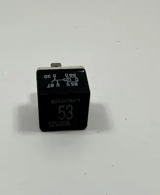 Volkswagen PASSAT B7 Other relay 141951253B
