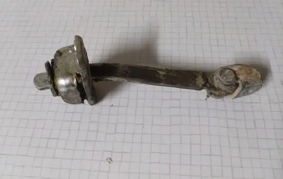 Opel Astra G Rear door check strap stopper