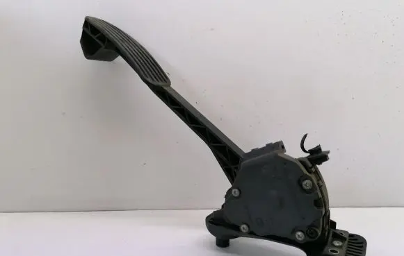 Volvo S80 Accelerator throttle pedal 9496822