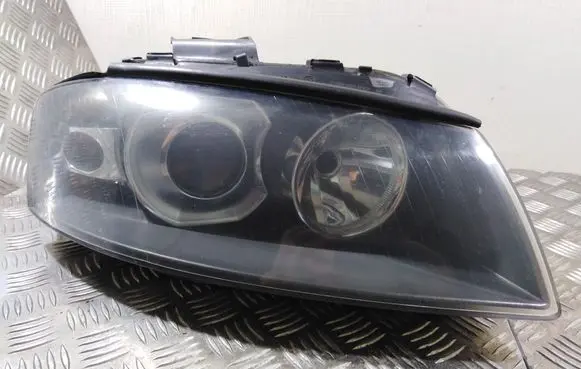 Audi A3 S3 8P Headlight/headlamp 8P0941004D