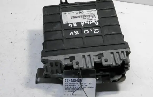 Volkswagen PASSAT B4 Engine control unit/module ECU 037906024B
