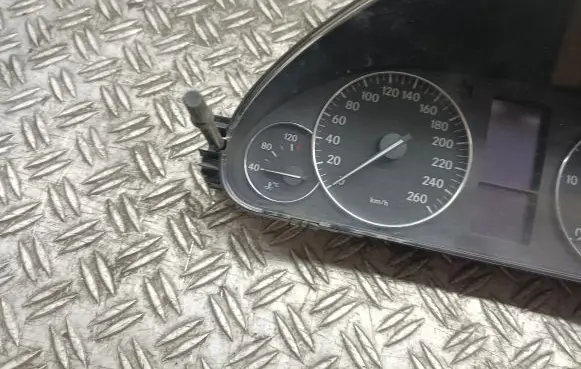 Mercedes-Benz C W203 Speedometer (instrument cluster)
