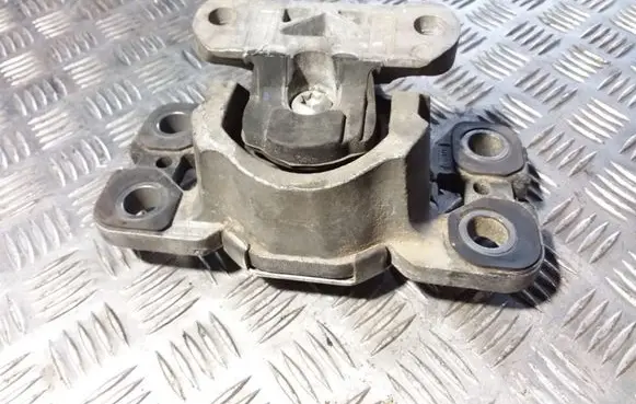 Volvo S80 Engine mount bracket HL8090M03