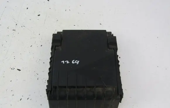Volkswagen Golf IV Fuse box cover 1K0937123F