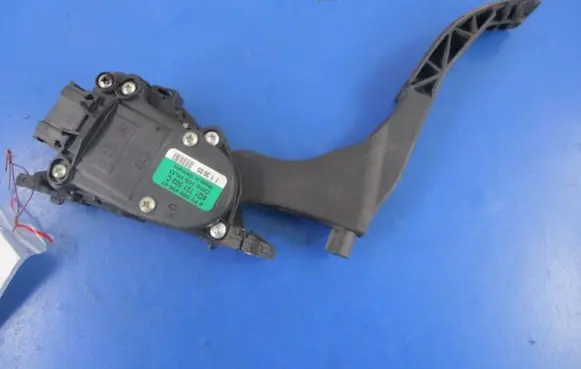 Volkswagen Fox Accelerator throttle pedal 6Q1721503C