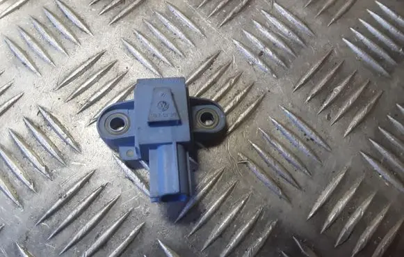 Volkswagen Golf V Airbag deployment crash/impact sensor 1K0955557A