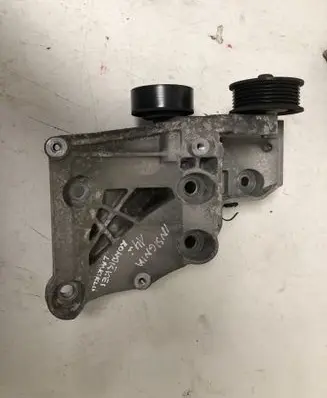 Opel Insignia A A/C compressor mount bracket 55582510