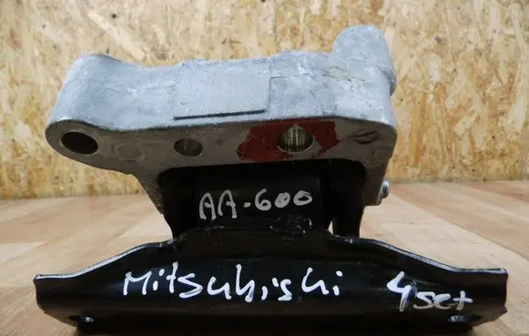 Mitsubishi ASX Engine mounting bracket 1091A180