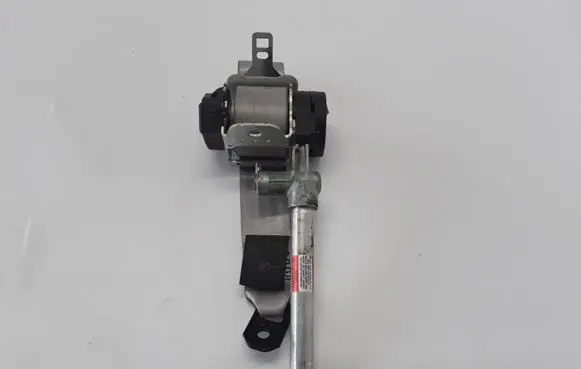 Volvo C70 Rear seatbelt 31351443