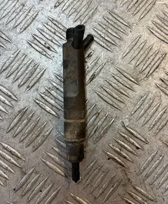 Volkswagen Sharan Fuel injector 028130201T