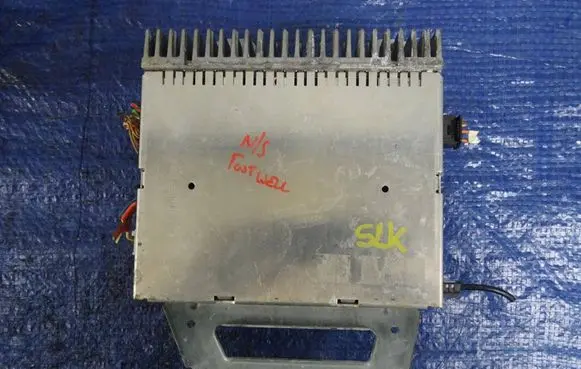Mercedes-Benz SLK R171 Sound amplifier A2118701789