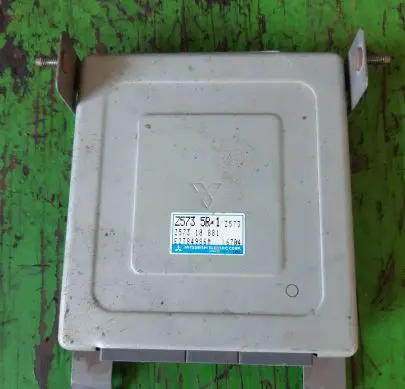 Mazda 323 F Engine control unit/module ECU Z578SR-1