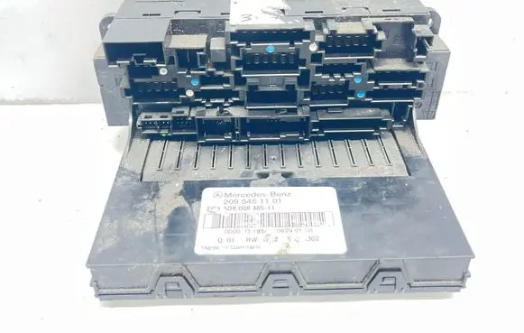 Mercedes-Benz CLK A209 C209 Fuse module 2095451101