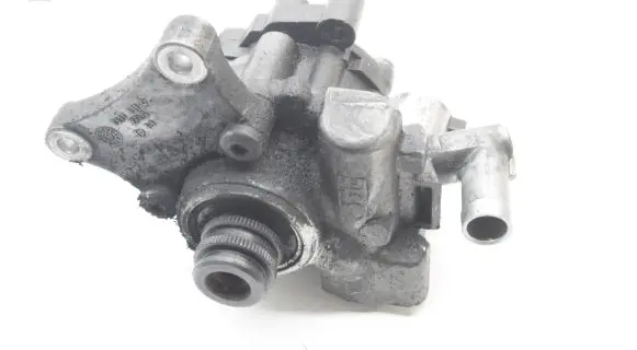 Mercedes-Benz C W204 Power steering pump A0064667501