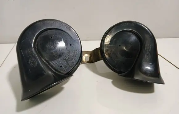 BMW X5 E53 Horn signal 8381242