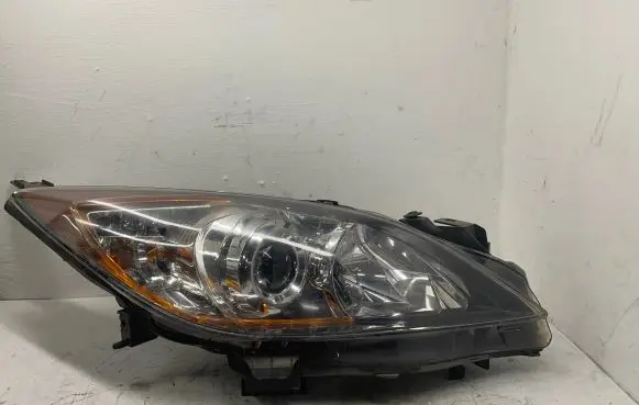 Mazda 3 II Headlight/headlamp