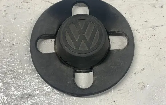 Volkswagen Golf II Original wheel cap 871601171