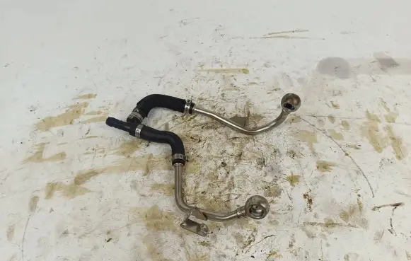 BMW X5 E70 Oil cooling pipe 