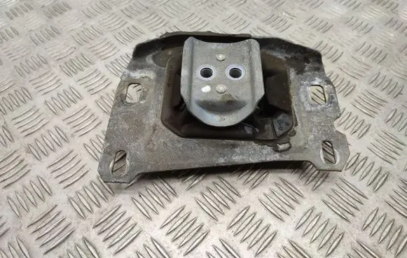 Engine mount bracket