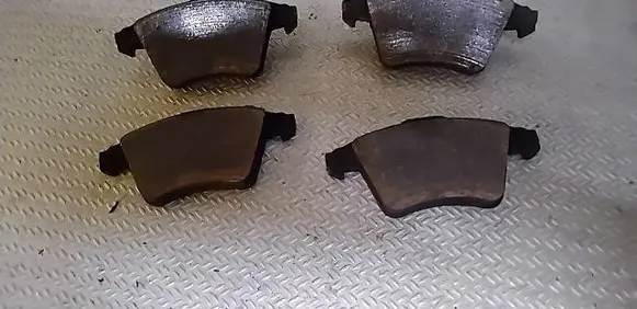 Volkswagen Transporter - Caravelle T5 Brake pads (front) 