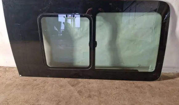 Ford Transit Side middle window/glass BK31B257CH