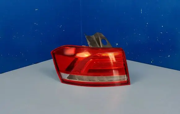 Volkswagen PASSAT B8 Rear/tail lights 3G9945095A 3G9945311