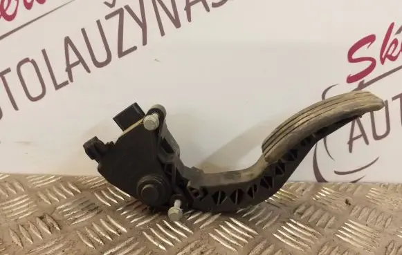 Renault Trafic III (X82) Accelerator throttle pedal 180020024R