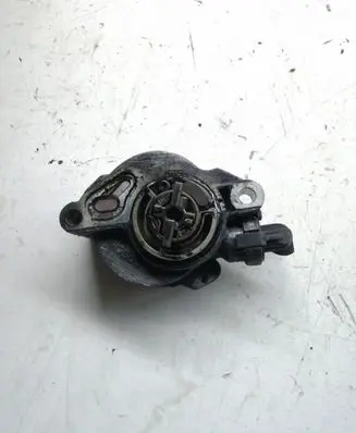 Ford Focus Vacuum pump D1562C21107P D1562C21107