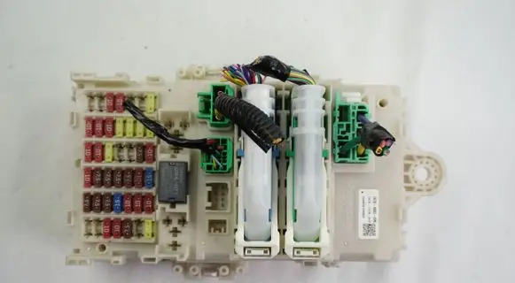 Honda HR-V Fuse module T8MG111M1 747048320W