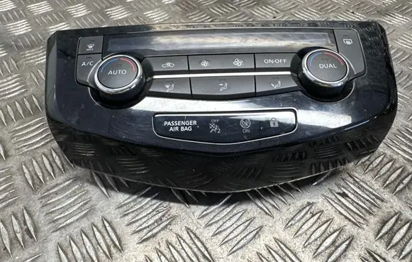 Nissan Qashqai Climate control unit 275004EA0A T907770