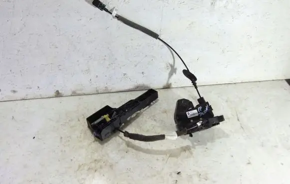 Renault Talisman Front door lock