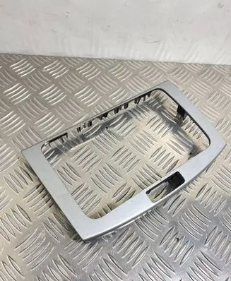 Radio/GPS head unit trim