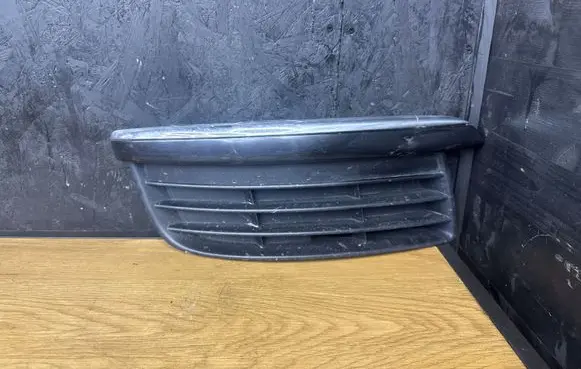 Volkswagen Golf V Front bumper lower grill 1K0853666J