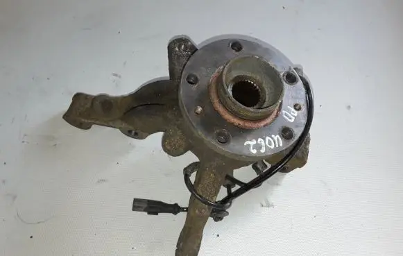 Renault Kangoo II Front wheel hub 8200755590